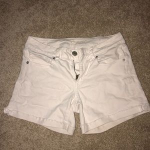 American Eagle white shorts
